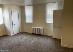 352 N Gross St in Philadelphia, PA - Building Photo - Building Photo