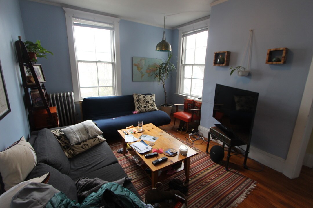 37 Concord Ave-Unit -3 in Cambridge, MA - Building Photo