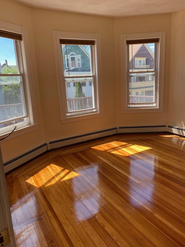 9 Kerwin St, Unit 2nd Floor