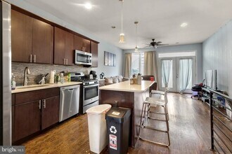 1217 Green St in Philadelphia, PA - Building Photo - Building Photo