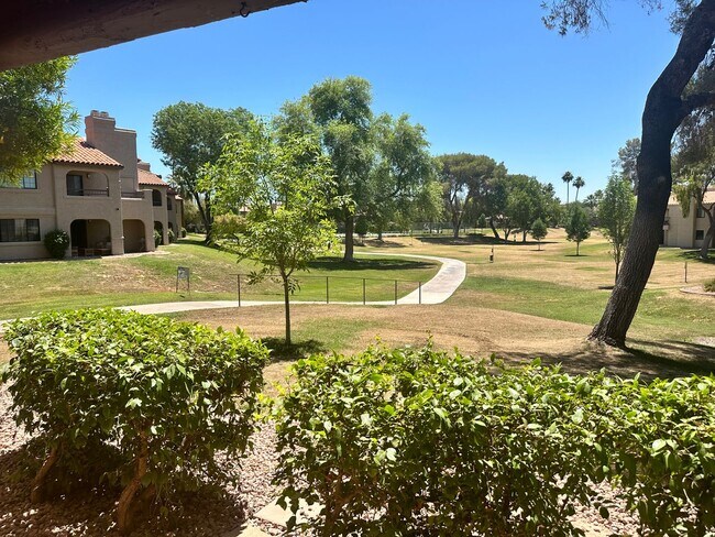 9125 E Purdue Ave in Scottsdale, AZ - Foto de edificio - Building Photo