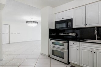 6770 Indian Creek Dr in Miami, FL - Building Photo - Building Photo