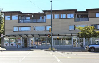 2389 Charles St in Vancouver, BC - Building Photo - Building Photo