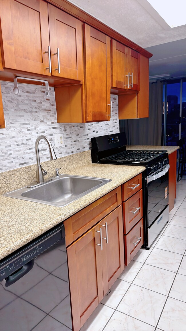 778 Wiliwili St in Honolulu, HI - Foto de edificio - Building Photo