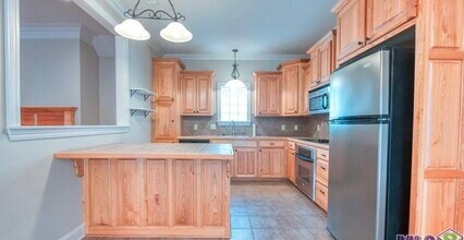 7577 Crepe Myrtle Ln in Denham Springs, LA - Building Photo - Building Photo