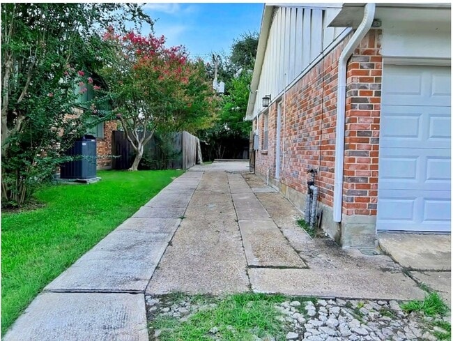property at 9006 Roos Rd