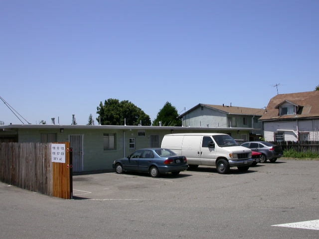 1751 159th Ave in San Leandro, CA - Foto de edificio - Building Photo