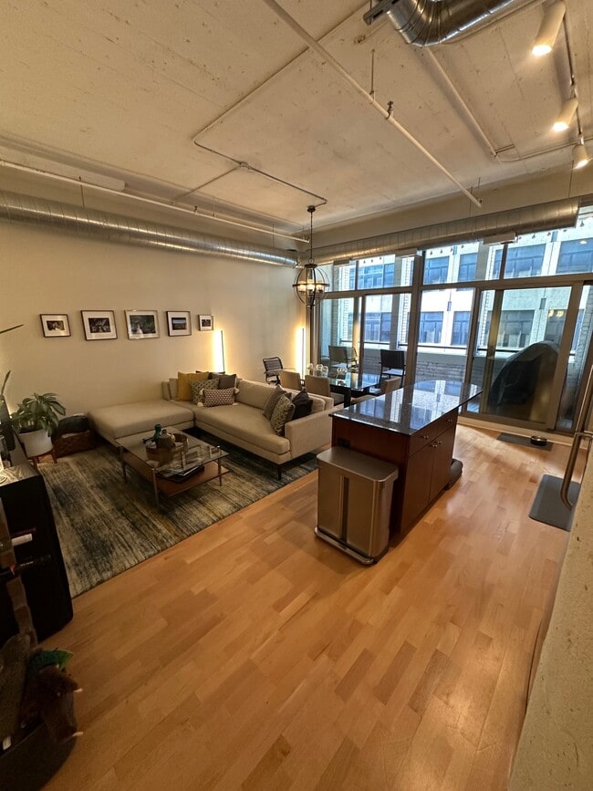 property at 565 W Quincy St