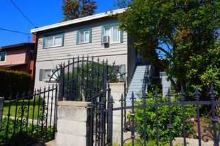 4913 Kester Ave in Sherman Oaks, CA - Building Photo