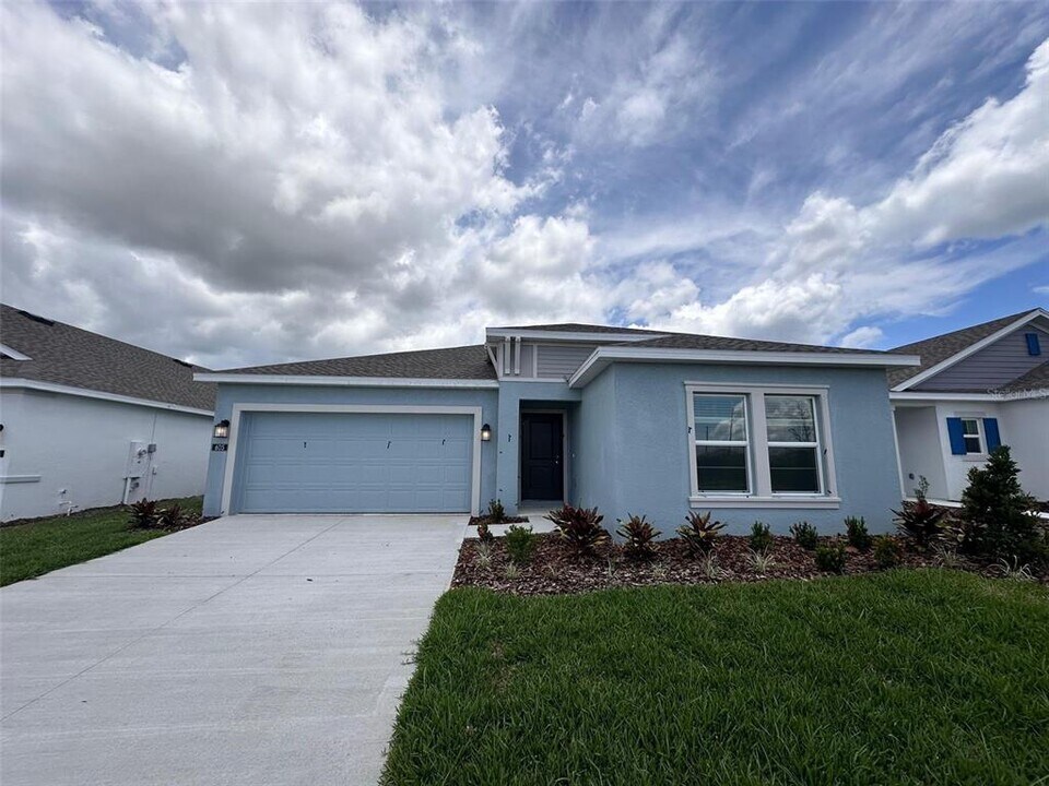 605 Sand Pne Ln in Haines City, FL - Building Photo