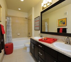 2511 Greenhouse Rd in Houston, TX - Building Photo - Building Photo