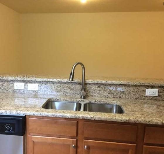 22411 SW 88th Pl in Cutler Bay, FL - Building Photo - Building Photo