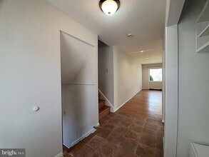 702 W Edmonston Dr in Rockville, MD - Building Photo - Building Photo