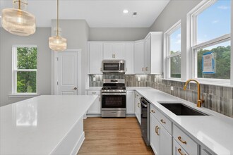 408 Nathaniel Wy in Charlotte, NC - Foto de edificio - Building Photo