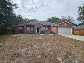 2037 Hawthorne Dr in Navarre, FL - Building Photo - Building Photo