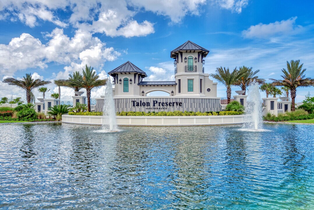 14361 Eagle Branch Dr in Nokomis, FL - Building Photo