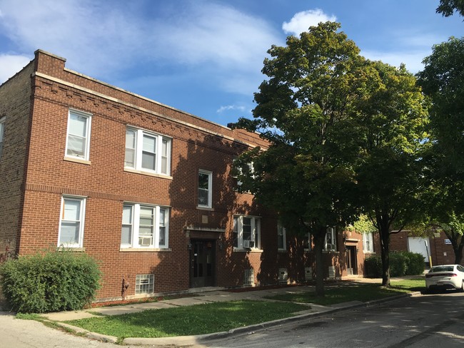 Barry Apartments in Chicago, IL - Building Photo - Building Photo