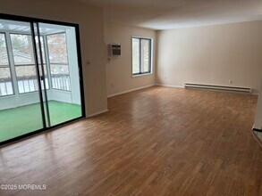 171 Amberly Dr in Englishtown, NJ - Building Photo - Building Photo