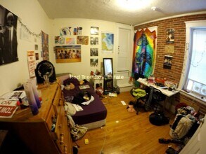 74 Egmont St, Unit 2 in Brookline, MA - Building Photo - Building Photo