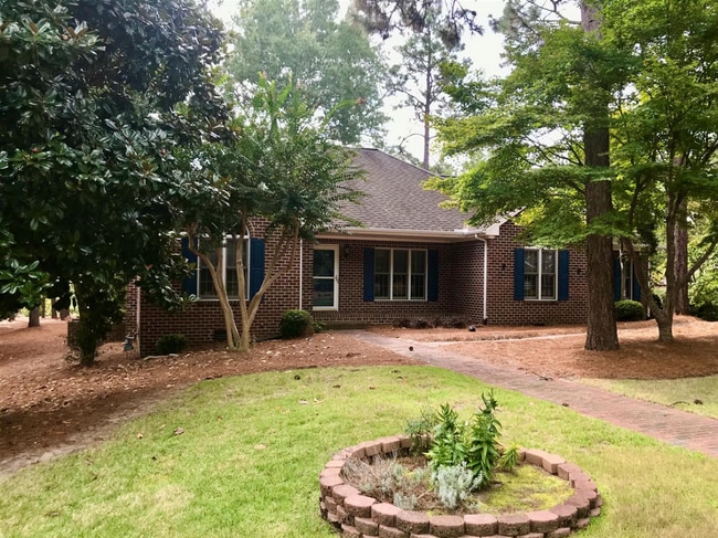 163 Hunter Trail in Southern Pines, NC - Building Photo - Building Photo