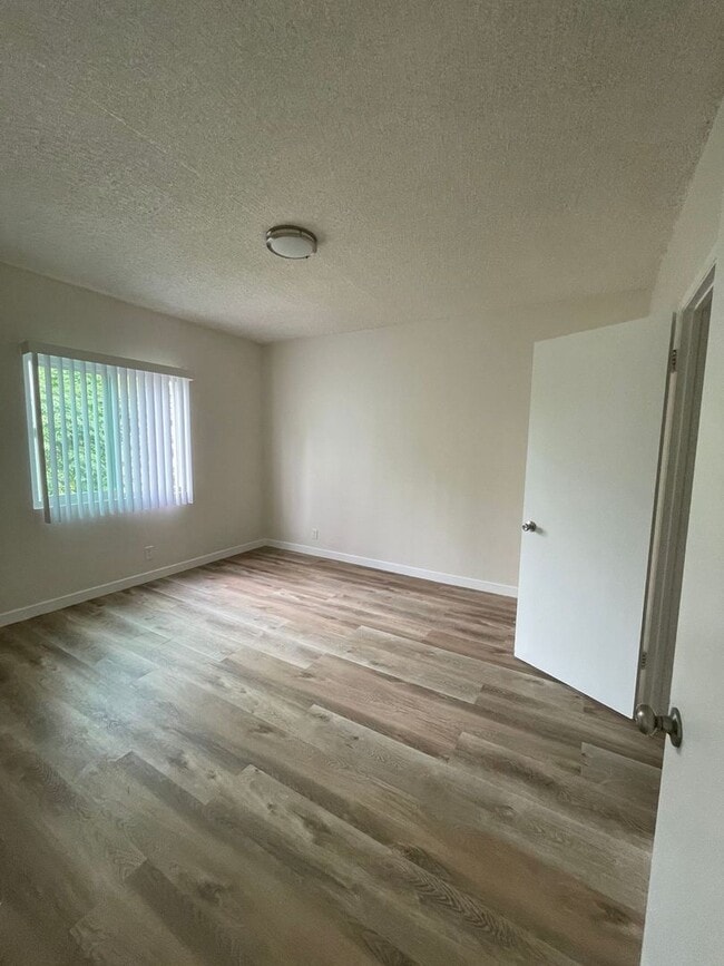 13115 Oxnard St in Los Angeles, CA - Building Photo - Building Photo