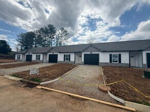 7323 Woodpecker Way in Powell, TN - Building Photo - Building Photo