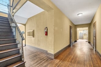 Carlisle Terrace in Birmingham, AL - Foto de edificio - Building Photo