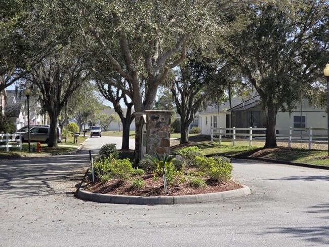 252 Saddle Ridge Dr in Davenport, FL - Building Photo - Building Photo