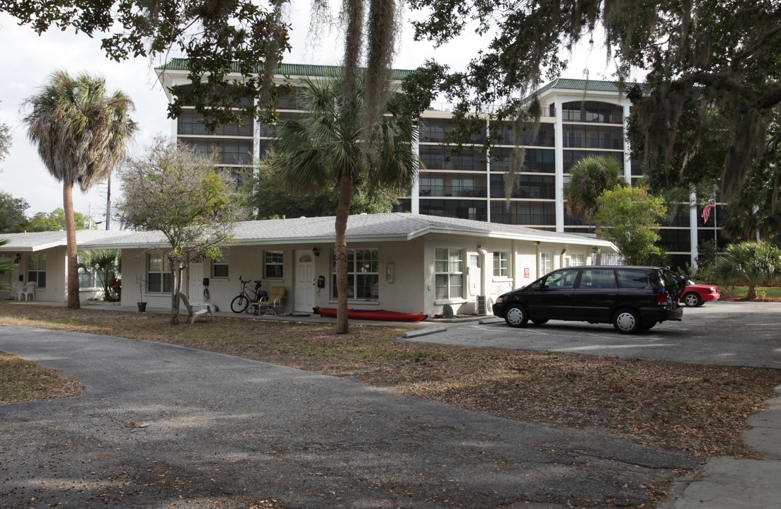 Fox Apartments in Venice, FL - Foto de edificio