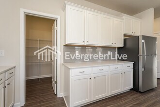 5615 Hydrangea St in Winston-Salem, NC - Building Photo - Building Photo