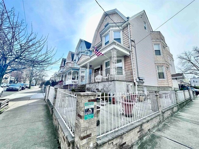 property at 117 Duncan Ave