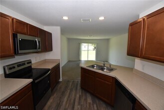 3503 Samoa Ave in North Port, FL - Building Photo - Building Photo