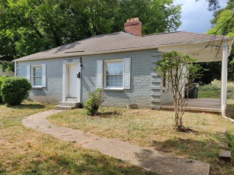 1312 Bethel Rd in Charlotte, NC - Foto de edificio