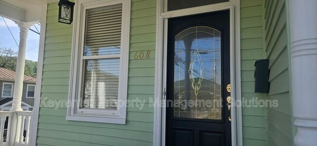 608 Winthrop St in Staunton, VA - Building Photo - Building Photo
