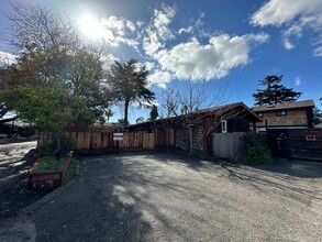 1122 Seabright Ave in Santa Cruz, CA - Building Photo - Building Photo