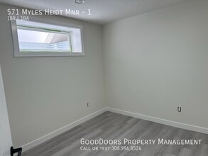 571 Myles Heidt Mnr in Saskatoon, SK - Building Photo - Building Photo