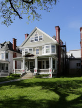 686 Madison Ave in Albany, NY - Foto de edificio - Building Photo