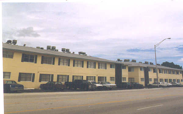 5661 NE 18th Ave in Fort Lauderdale, FL - Building Photo