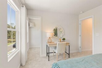 1725 Harper Lily Ln in Lawrenceville, GA - Building Photo - Building Photo