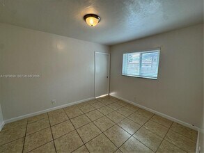 6322 Eaton St in Hollywood, FL - Building Photo - Building Photo