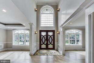 3104 Sleepy Hollow Rd in Falls Church, VA - Building Photo