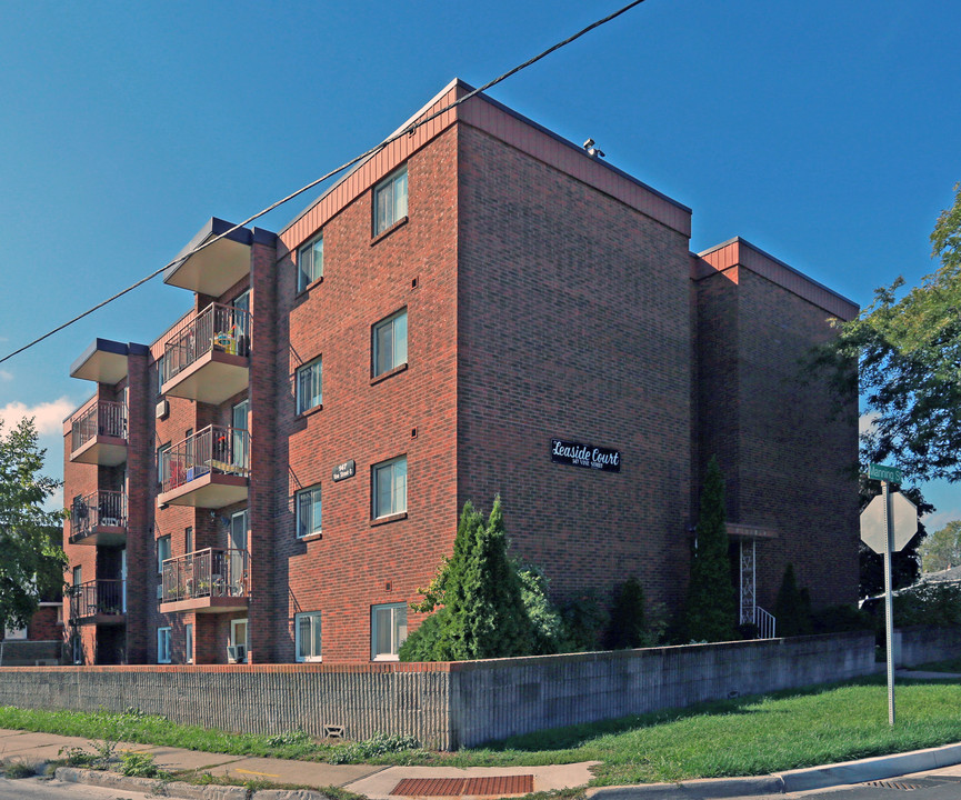 Leaside Court in St Catharines, ON - Building Photo