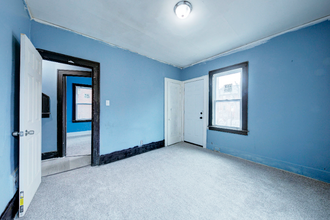 12080 Santa Rosa Dr in Detroit, MI - Foto de edificio - Building Photo