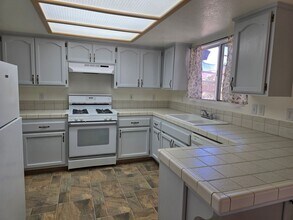 7450 Indio Ave in Yucca Valley, CA - Building Photo - Building Photo