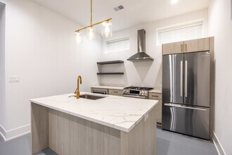 1814 W Thomas St in Chicago, IL - Building Photo - Building Photo
