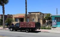 1346 Bush St in Oceanside, CA - Foto de edificio - Building Photo