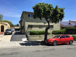 806 N Hobart Blvd in Los Angeles, CA - Building Photo - Building Photo