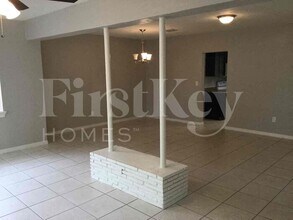 980 NW 182nd St in Miami, FL - Building Photo - Building Photo