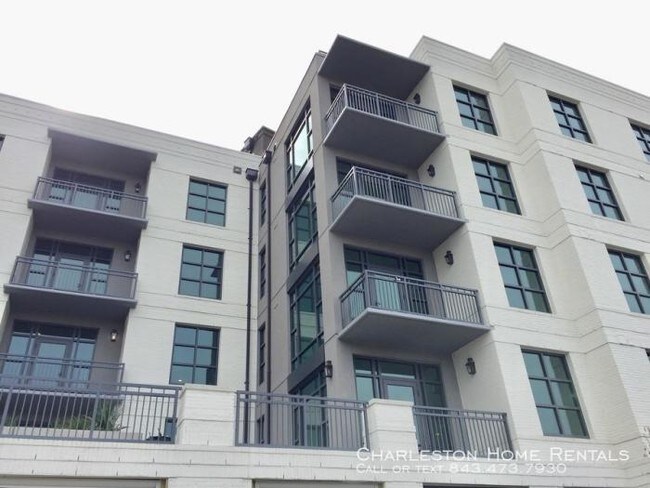 5 Gadsdenboro St in Charleston, SC - Building Photo - Building Photo