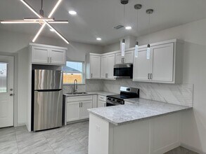 101 Cardinal St, Unit 1 in Mission, TX - Building Photo - Building Photo